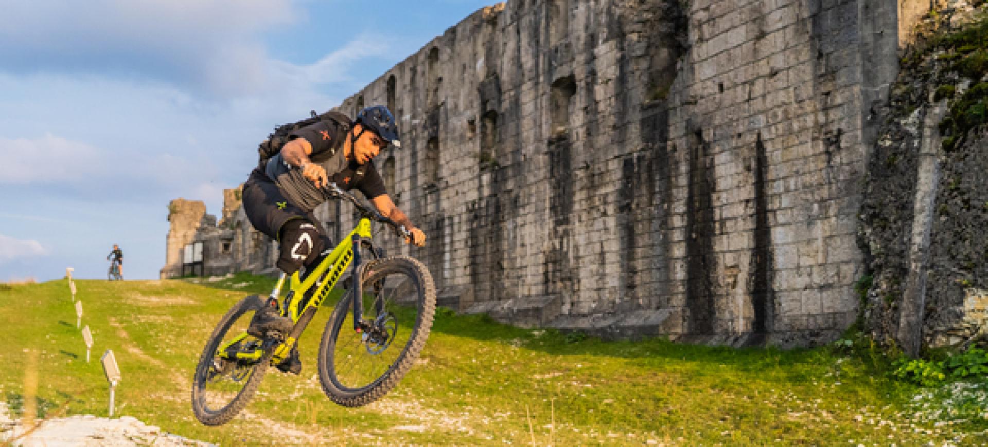 Bike Stories in ALPE CIMBRA tra adrenalina e panorami mozzafiato